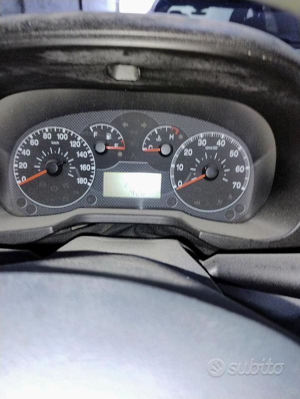 Rosso Usata 2009 Citroën Nemo Monovolume | 2800 € - Immagine 1/4