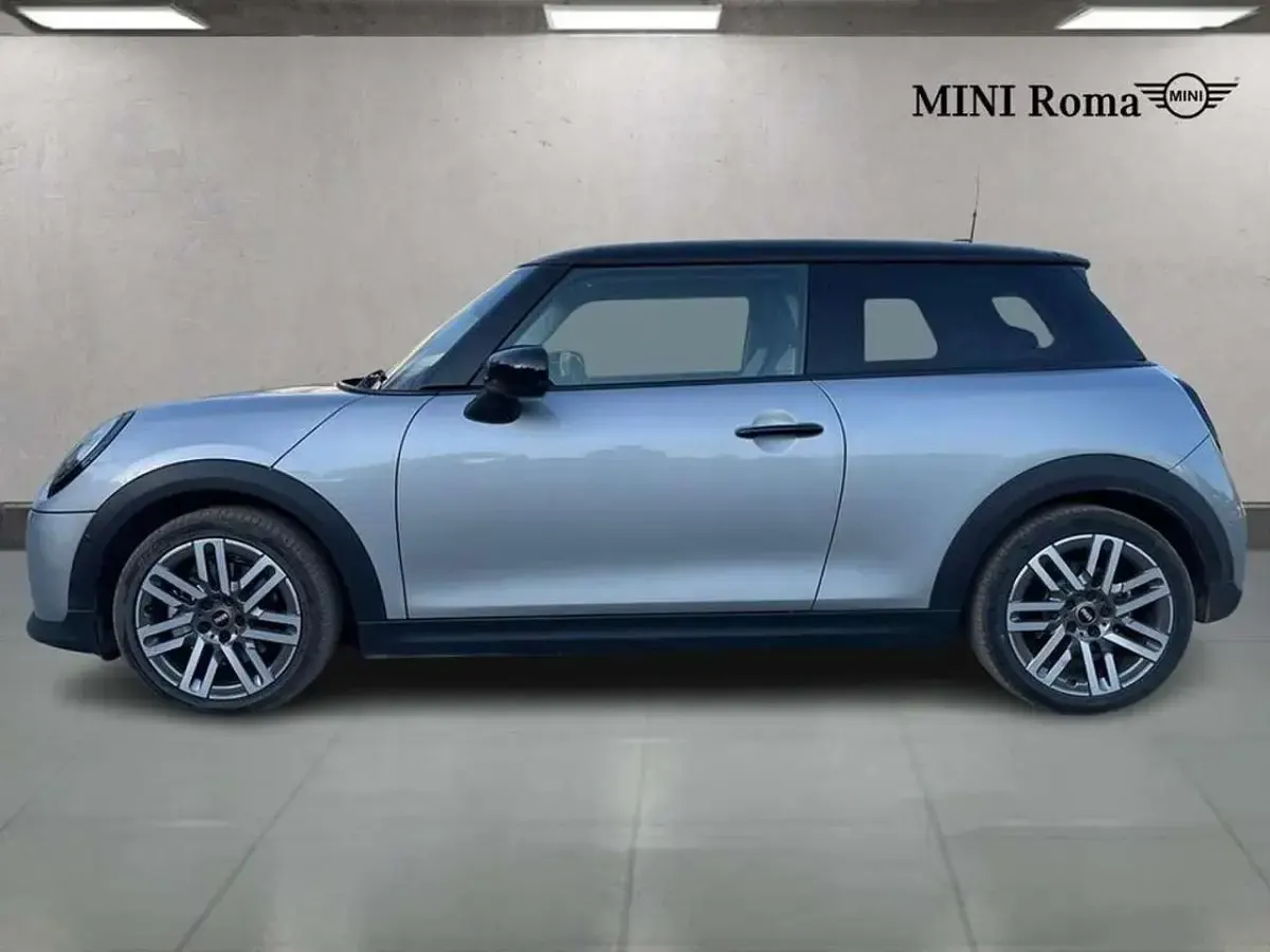 Usata Mini Cooper Classic 156 CV (114 kW) 2024 Melting silver iii Utilitaria