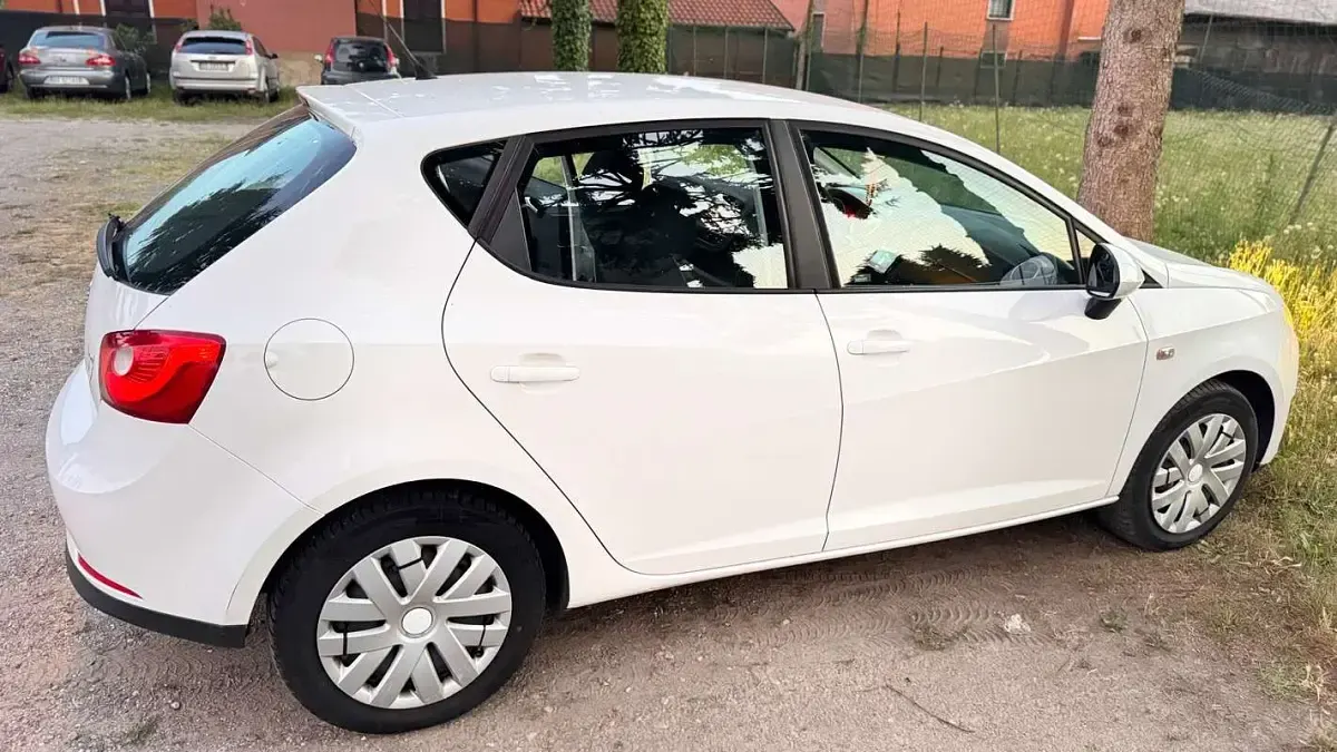 Usata Seat Ibiza Style 90 CV (66 kW) 2010 Bianco Berlina