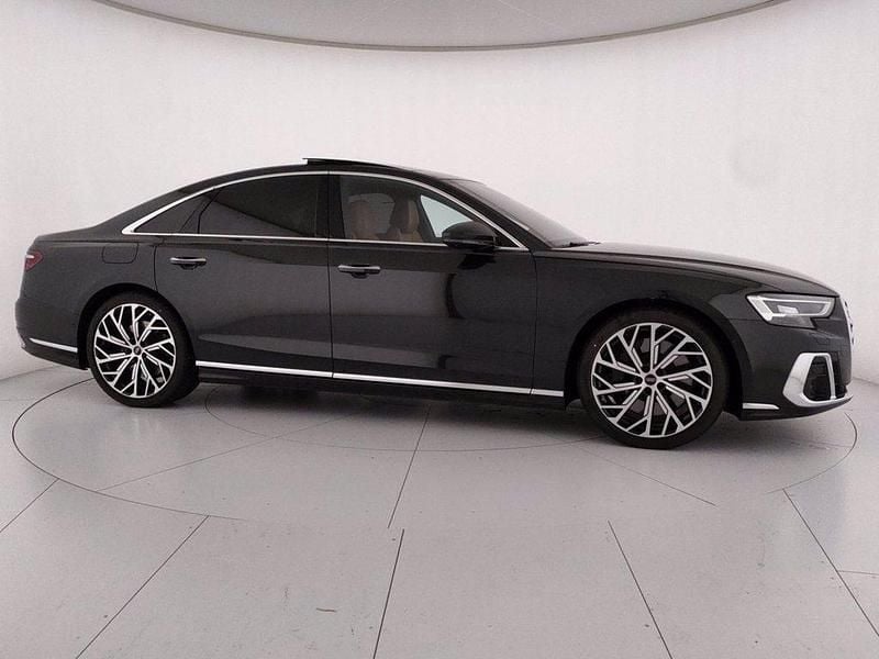 Usata Audi A8 Ambiente 286 CV (210 kW) 2024 Nero mito metallizzato Berlina