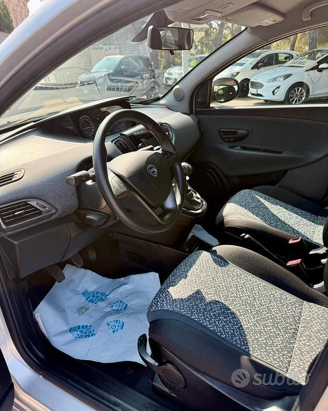 Usata Lancia Ypsilon S 69 CV (50 kW) 2021 Grigio Utilitaria