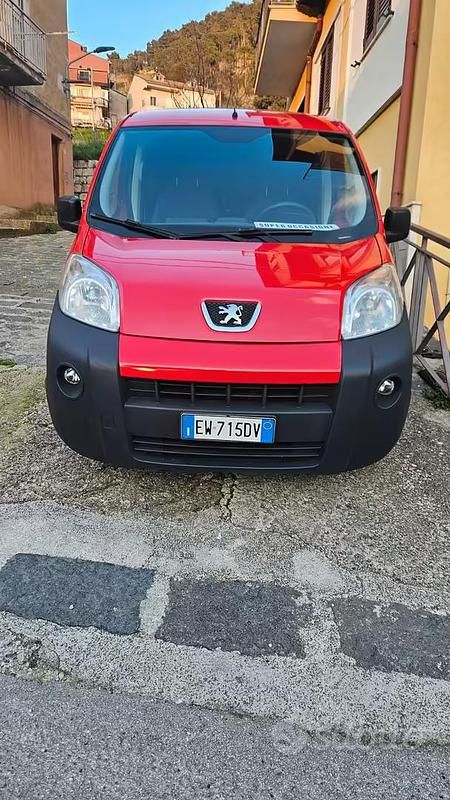 Usata Peugeot Bipper 75 CV (55 kW) 2014 Rosso Monovolume