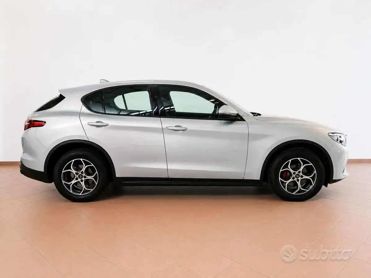 Usata Alfa Romeo Stelvio Business 190 CV (139 kW) 2022 Grigio SUV