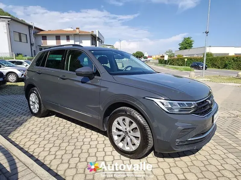 Usata VW Tiguan Life 245 CV (180 kW) 2022 Grigio SUV