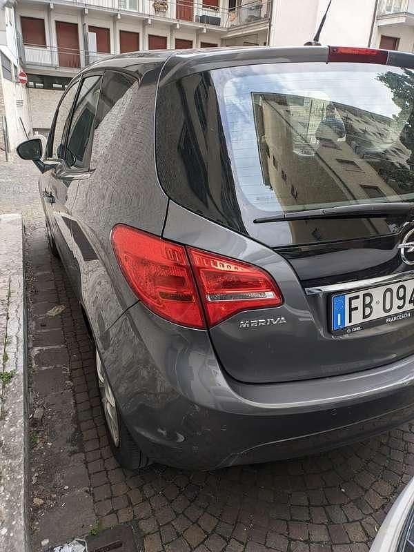 Usata Opel Meriva 120 CV (88 kW) 2016 Monovolume