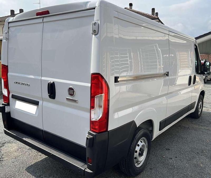 Usata Fiat Ducato 140 CV (102 kW) 2023 Bianco Furgone
