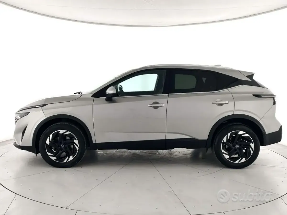 Usata Nissan Qashqai N-Connecta 158 CV (116 kW) 2025 New port grey SUV