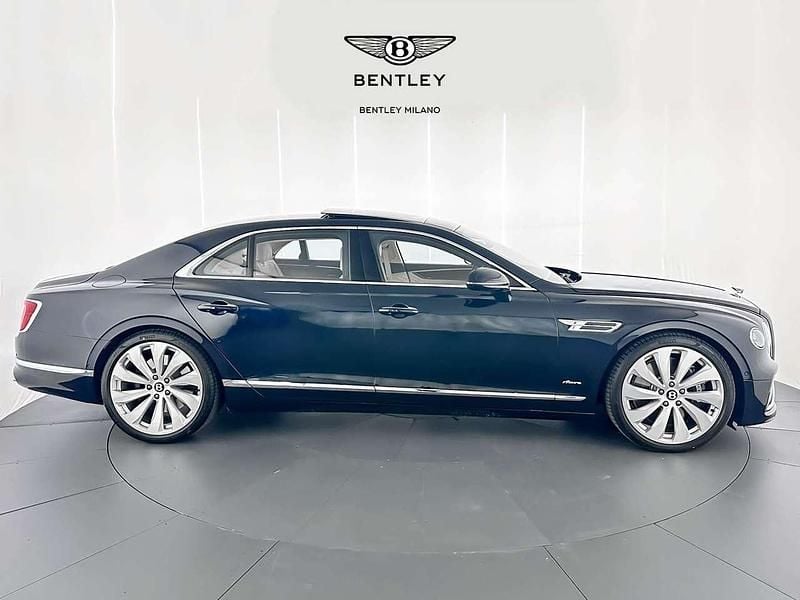 Nuova Bentley Flying Spur 782 CV (575 kW) 2026 Blu/azzurro Berlina