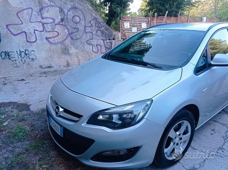 Usata Opel Astra 110 CV (80 kW) 2015 Grigio Station wagon