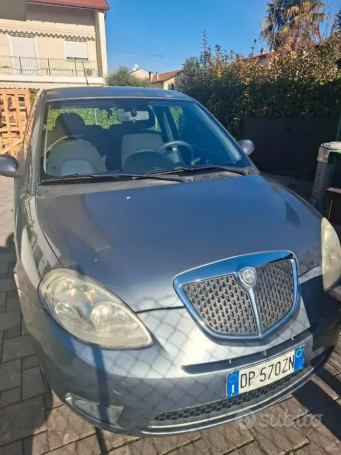 Usata Lancia Ypsilon 60 CV (44 kW) 2008 Grigio Utilitaria