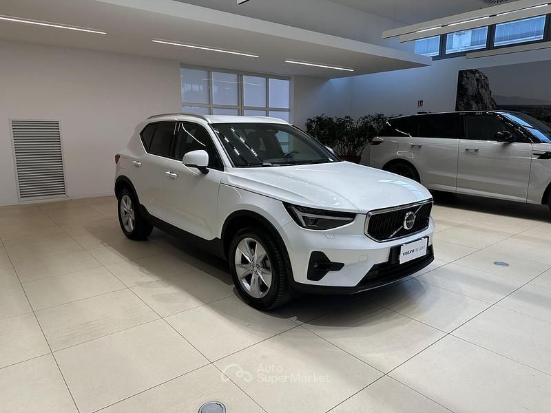 Usata Volvo XC40 Core 163 CV (119 kW) 2025 Bianco SUV