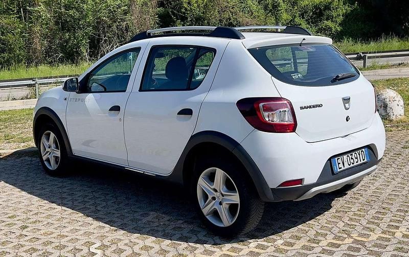 Usata Dacia Sandero Prestige 90 CV (66 kW) 2014 Bianco Berlina