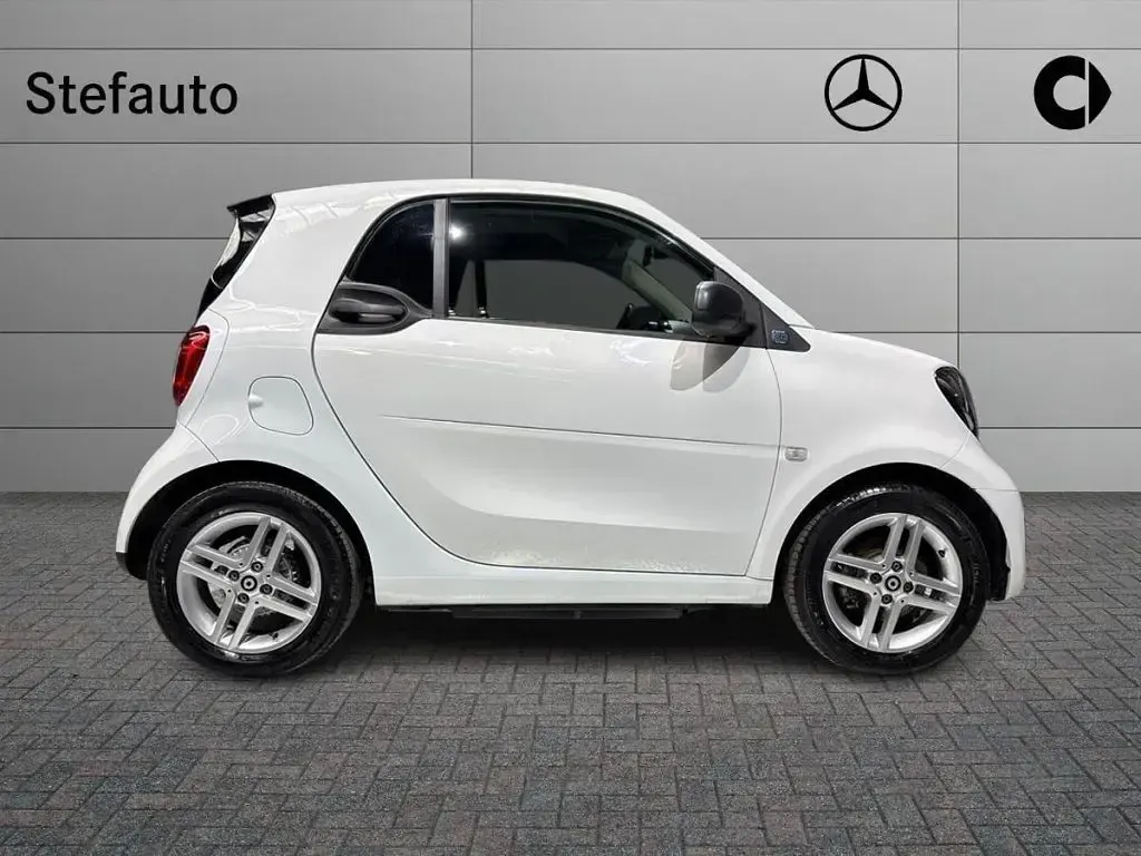Usata Smart ForTwo Electric Drive Pure 41 kW (56 CV) 2022 Bianco Coupé