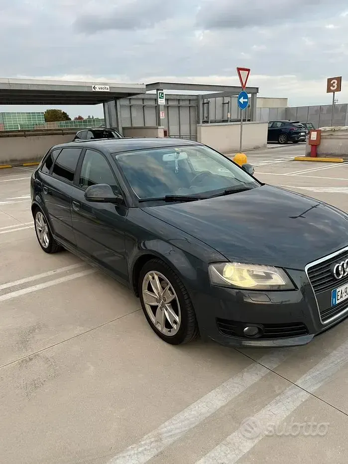 Usata Audi A3 125 CV (91 kW) 2010 Grigio Utilitaria