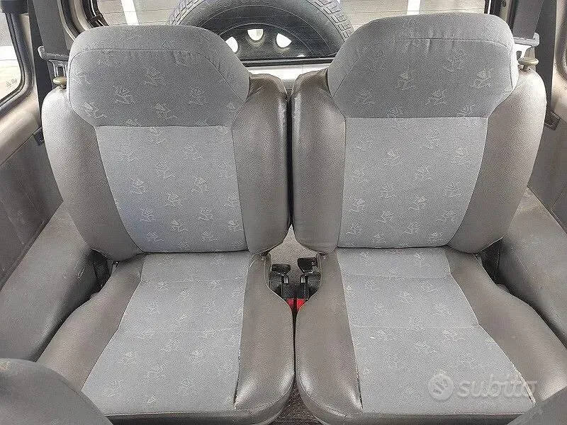 Usata Suzuki Vitara 87 CV (63 kW) 2002 Grigio SUV