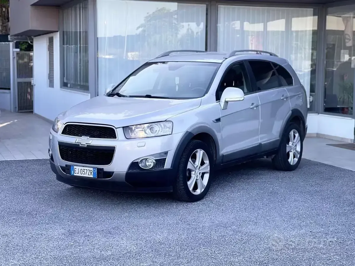 Usata Chevrolet Captiva 184 CV (135 kW) 2011 Grigio SUV
