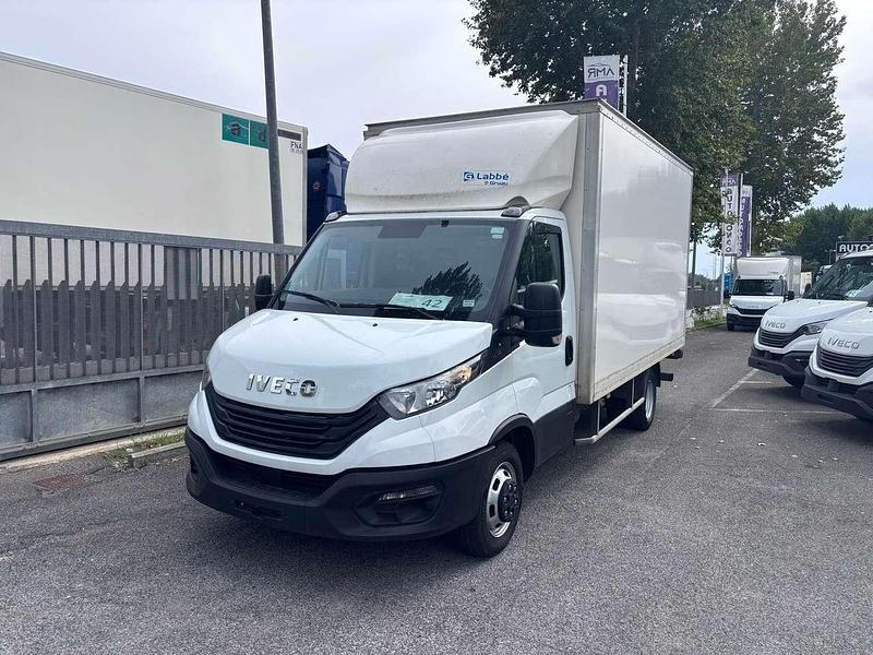 Bianco Usata 2022 Iveco Daily Furgone | 32.500 € (Buon prezzo) - Immagine 1/4