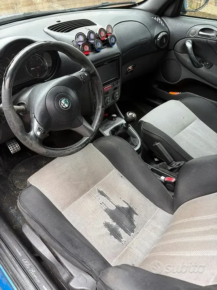 Usata Alfa Romeo 147 120 CV (88 kW) 2007 Blu Utilitaria