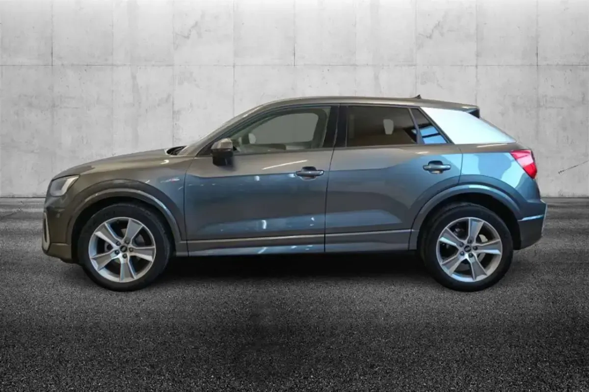 Usata Audi Q2 S-Line 116 CV (85 kW) 2023 Grigio SUV