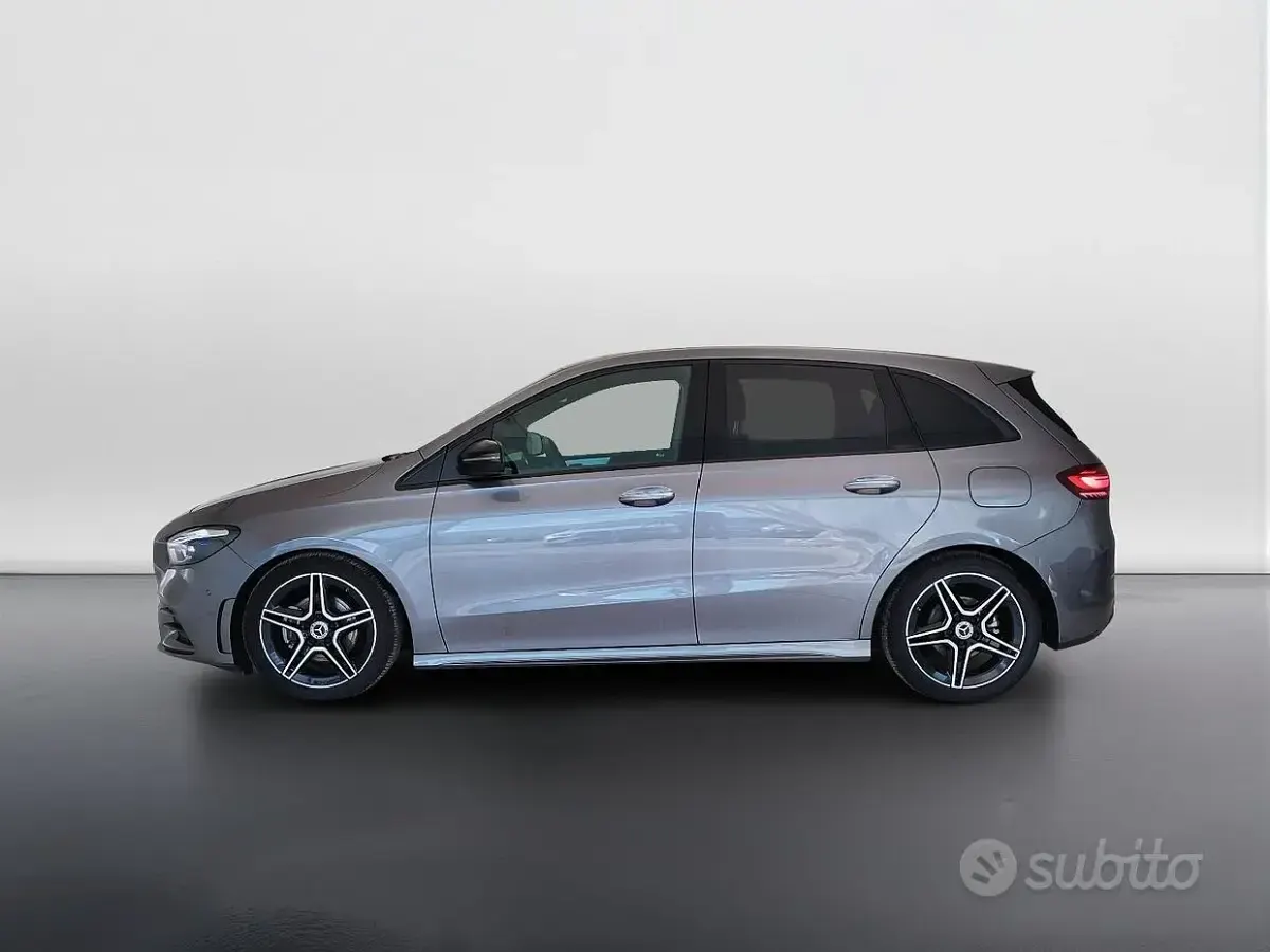 Usata Mercedes B180 AMG 116 CV (85 kW) 2025 Grigio Utilitaria