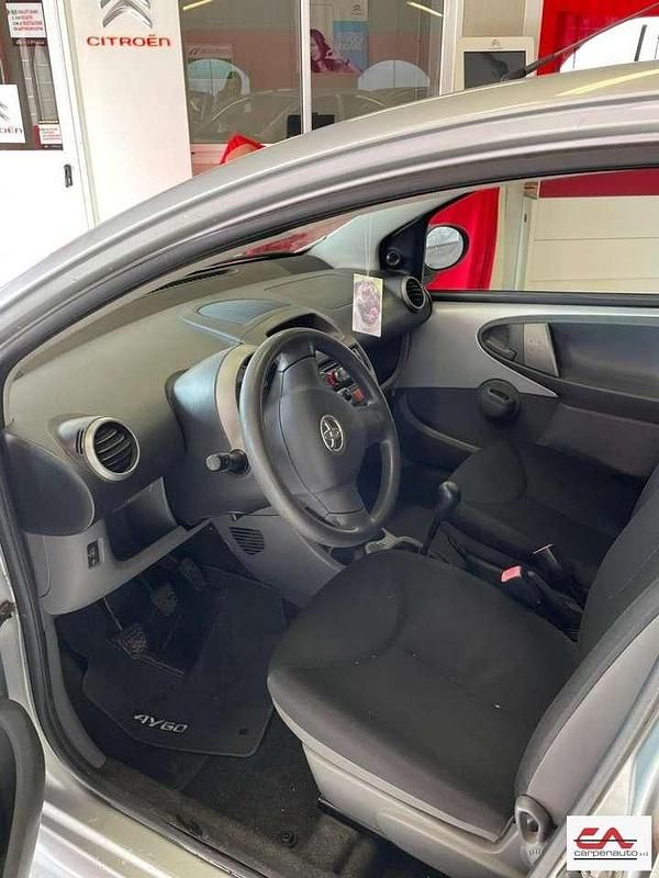 Usata Toyota Aygo Sol 68 CV (50 kW) 2008 Bianco Utilitaria