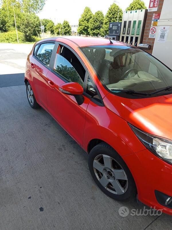 Usata Ford Fiesta 70 CV (51 kW) 2016 Utilitaria