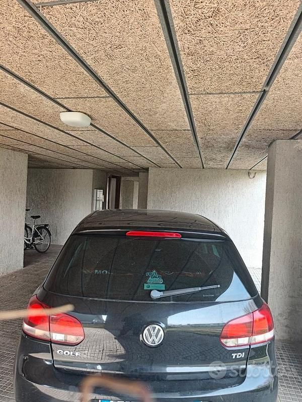 Usata VW Golf VI 110 CV (80 kW) 2010 Nero Utilitaria