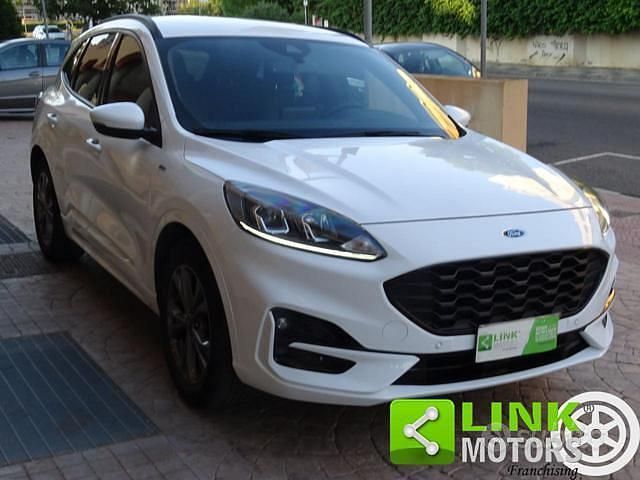 Usata Ford Kuga 150 CV (110 kW) 2022 Bianco SUV