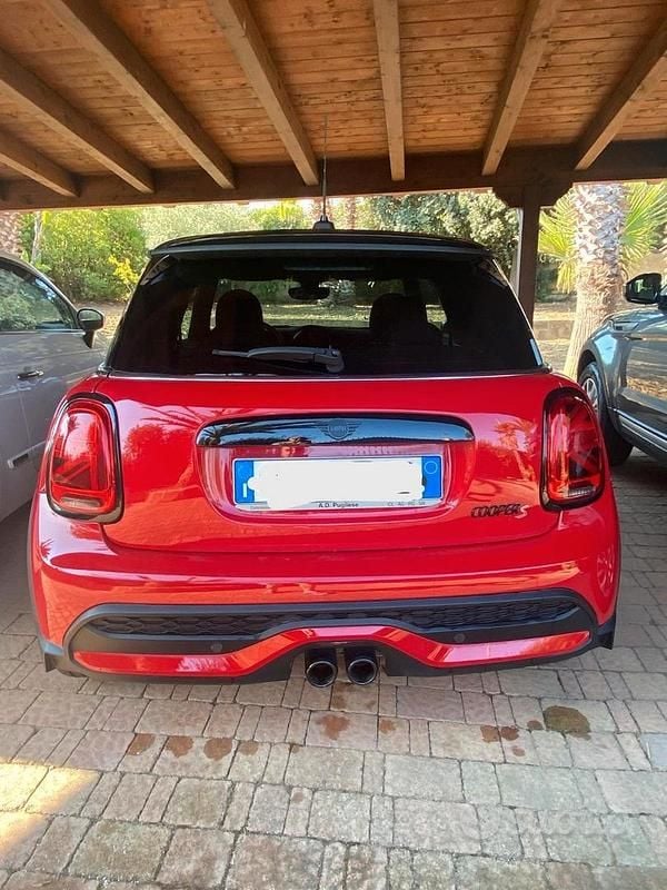 Usata Mini Cooper S 178 CV (130 kW) 2022 Rosso Utilitaria