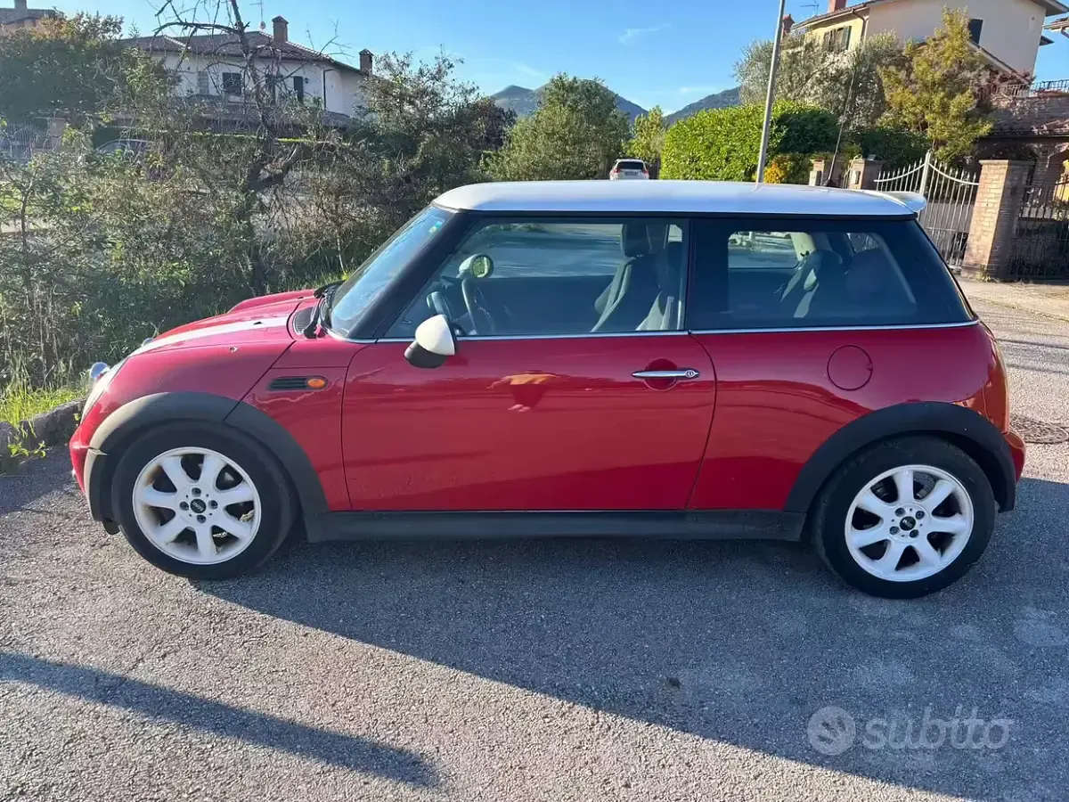 Usata Mini ONE 75 CV (55 kW) 2004 Utilitaria