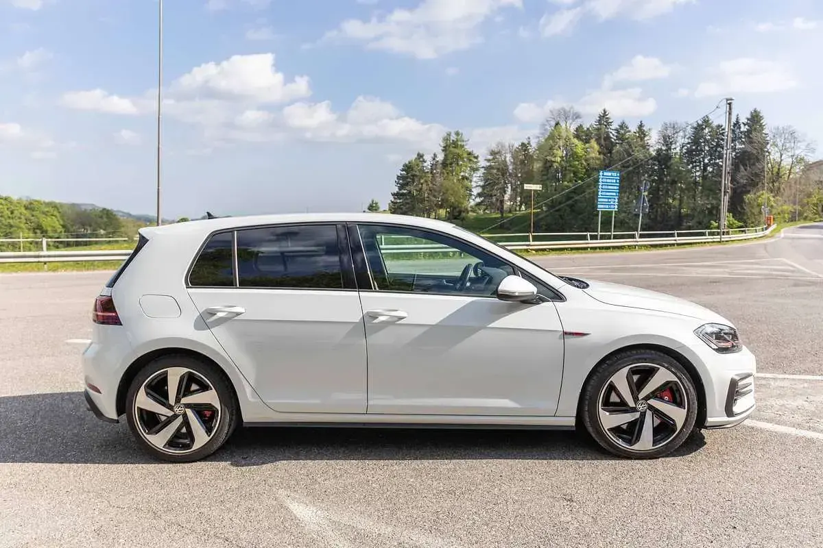 Usata VW Golf VII GTI 245 CV (180 kW) 2019 Bianco Berlina
