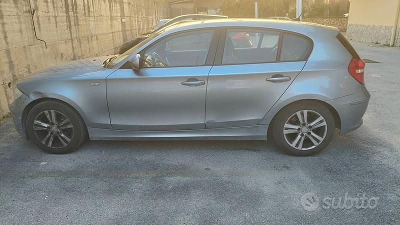 Usata BMW 118 143 CV (105 kW) 2010 Utilitaria
