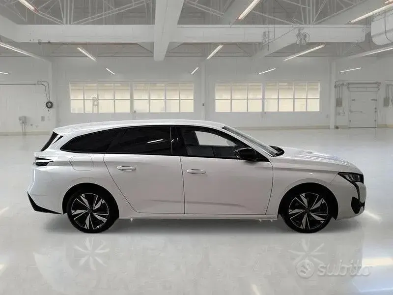 Usata Peugeot 308 SW Allure 130 CV (95 kW) 2022 Bianco Station wagon