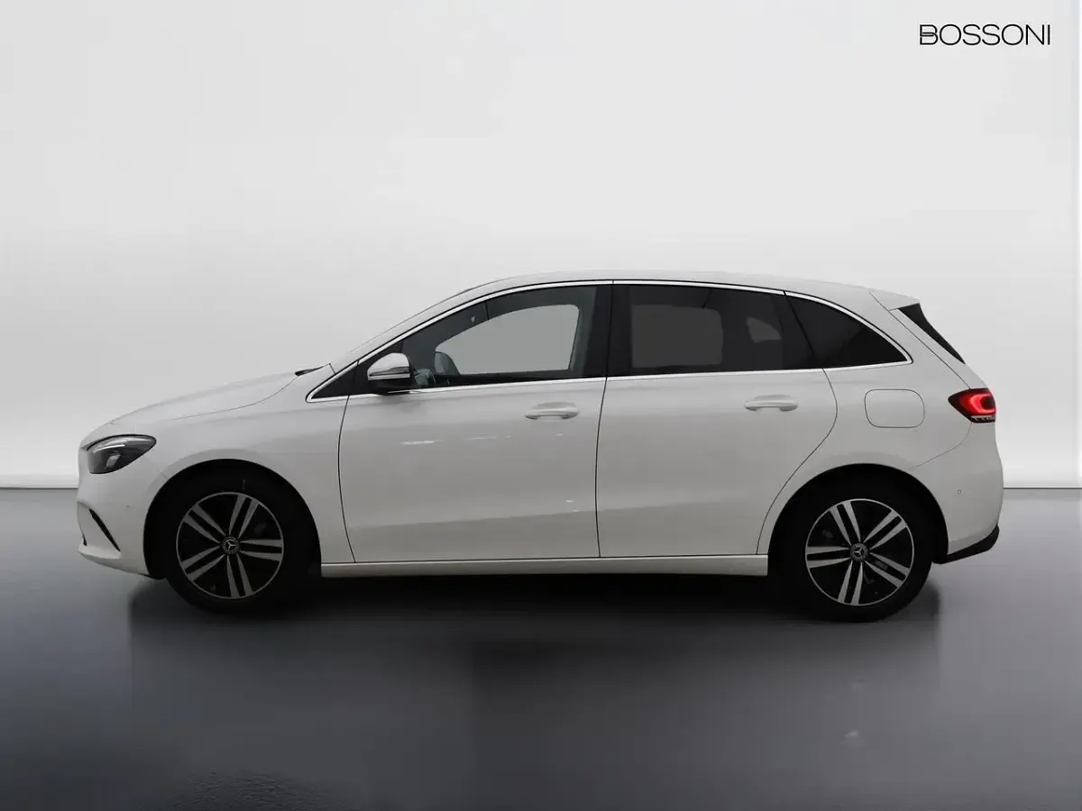 Usata Mercedes B250e 160 CV (117 kW) 2021 Bianco Monovolume