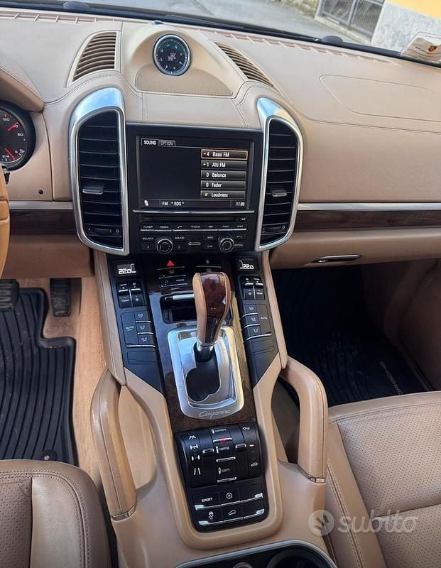 Usata Porsche Cayenne 2012 Nero SUV