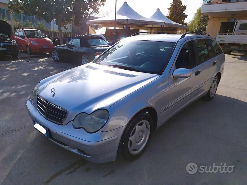 Usata Mercedes C220 140 CV (102 kW) 2003 Station wagon