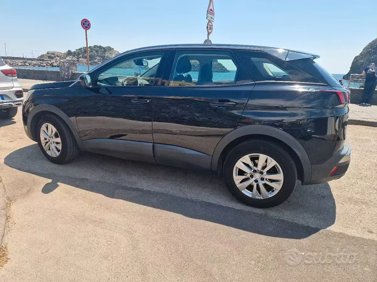 Usata Peugeot 3008 120 CV (88 kW) 2019 Nero SUV