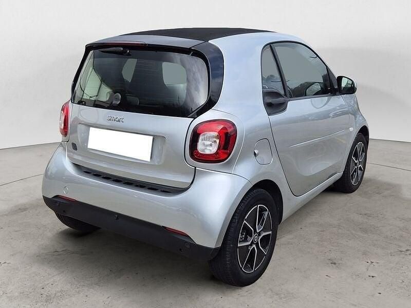 Usata Smart ForTwo Coupé Passion 60 kW (82 CV) 2022 Argento Utilitaria