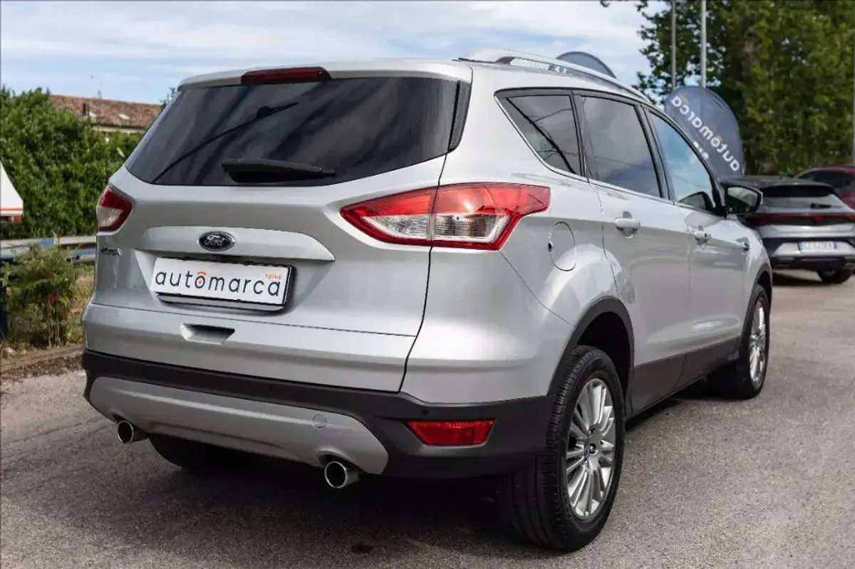 Usata Ford Kuga Titanium 140 CV (102 kW) 2014 Argento metallizzato SUV