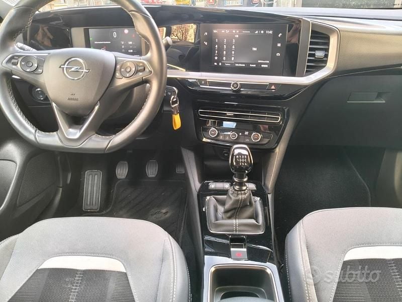 Usata Opel Mokka Elegance 100 CV (73 kW) 2023 Bianco SUV
