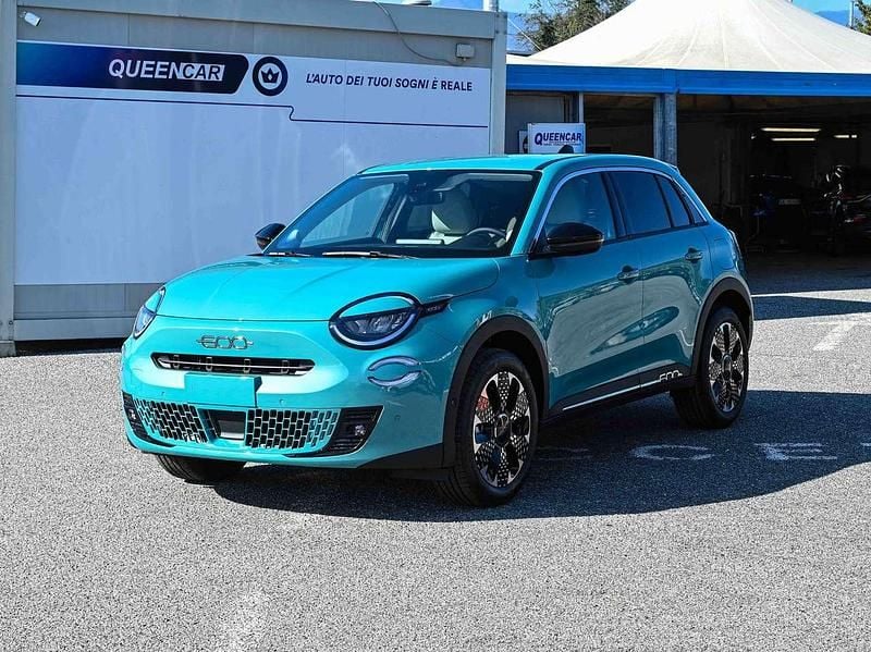 Usata Fiat 600 La Prima 101 CV (74 kW) 2024 Blu SUV
