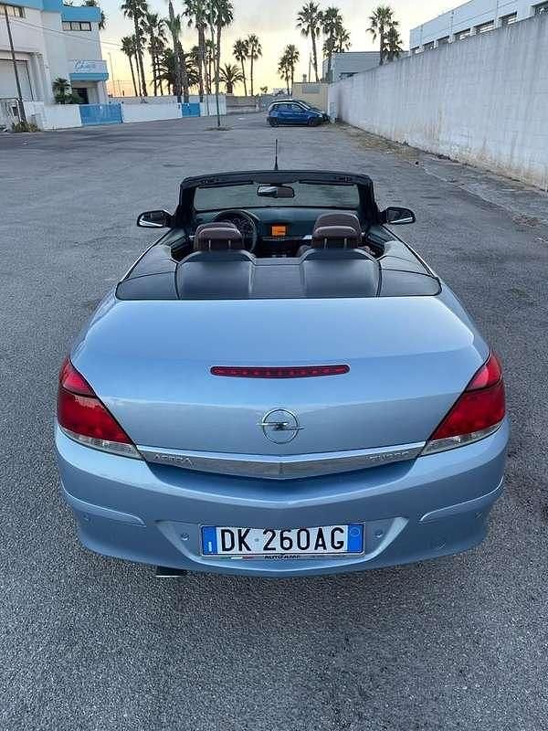 Usata Opel Astra Cabriolet Cosmo 179 CV (131 kW) 2007 Cabrio