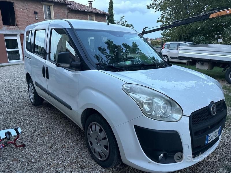 Usata Fiat Doblò 135 CV (99 kW) 2011 Bianco Monovolume