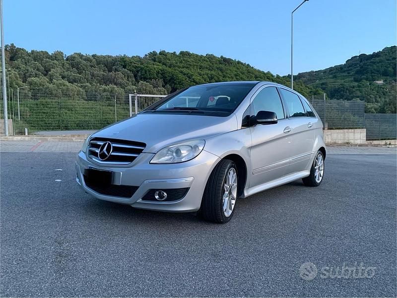 Usata Mercedes B180 109 CV (80 kW) 2010 Monovolume