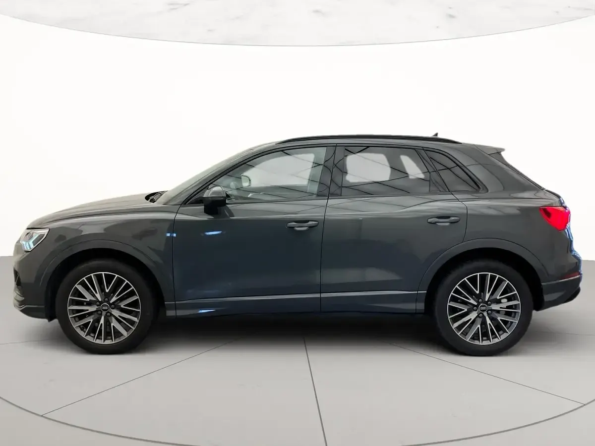 Usata Audi Q3 Advanced 150 CV (110 kW) 2023 Grigio atomico metallizzato SUV