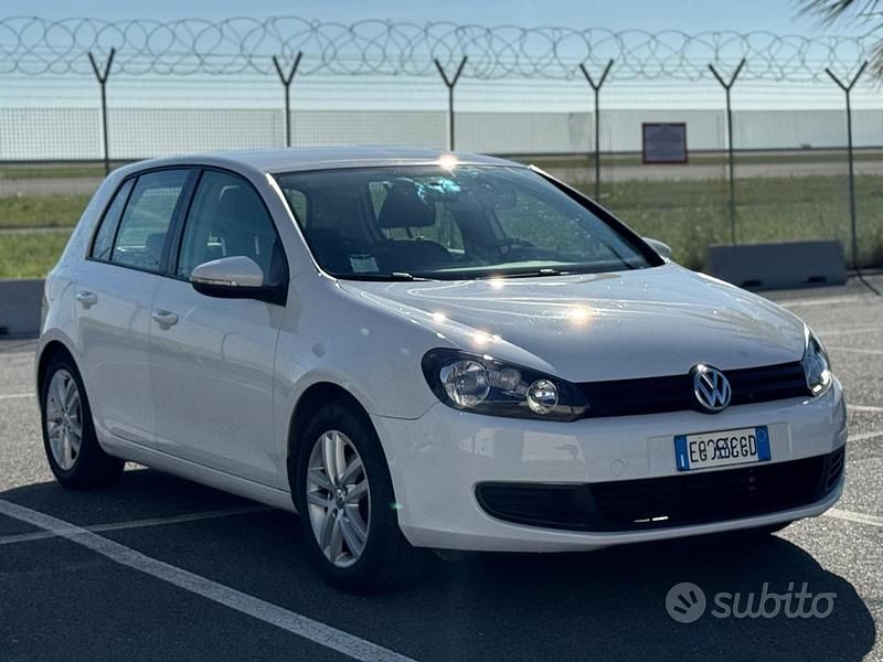 Usata VW Golf VI 80 CV (58 kW) 2010 Bianco Utilitaria