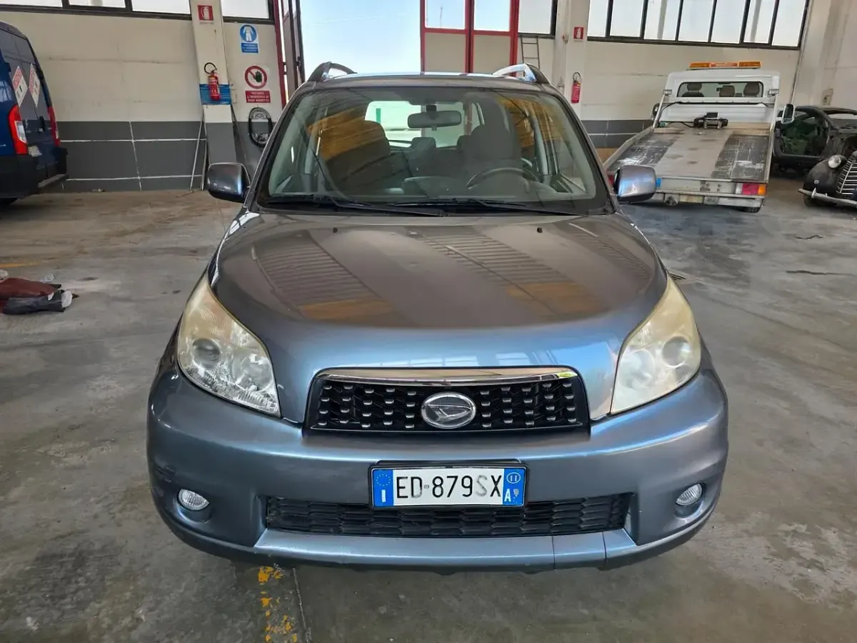 Usata Daihatsu Terios 104 CV (76 kW) 2011 Argento SUV