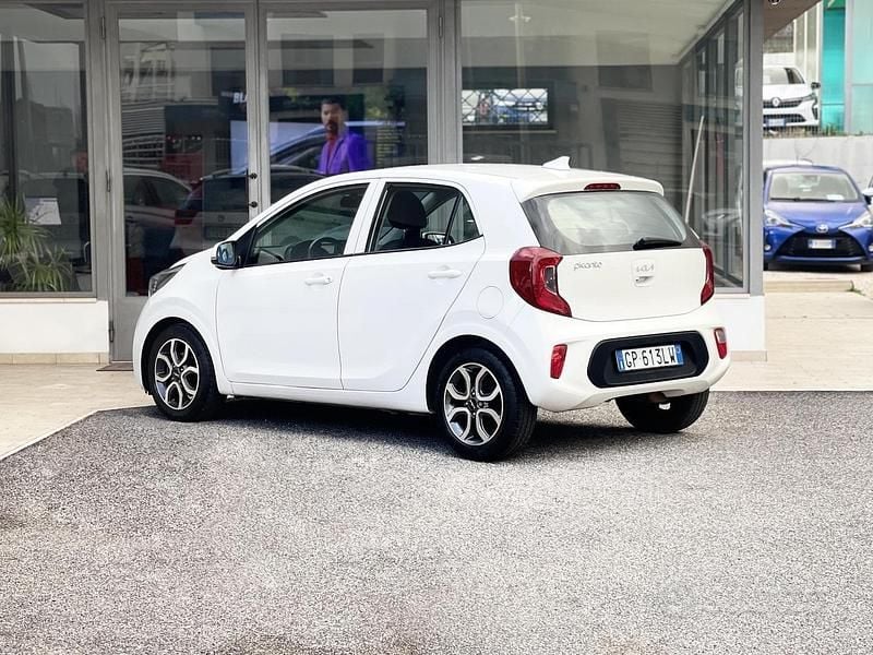 Usata Kia Picanto 65 CV (47 kW) 2023 Bianco Utilitaria