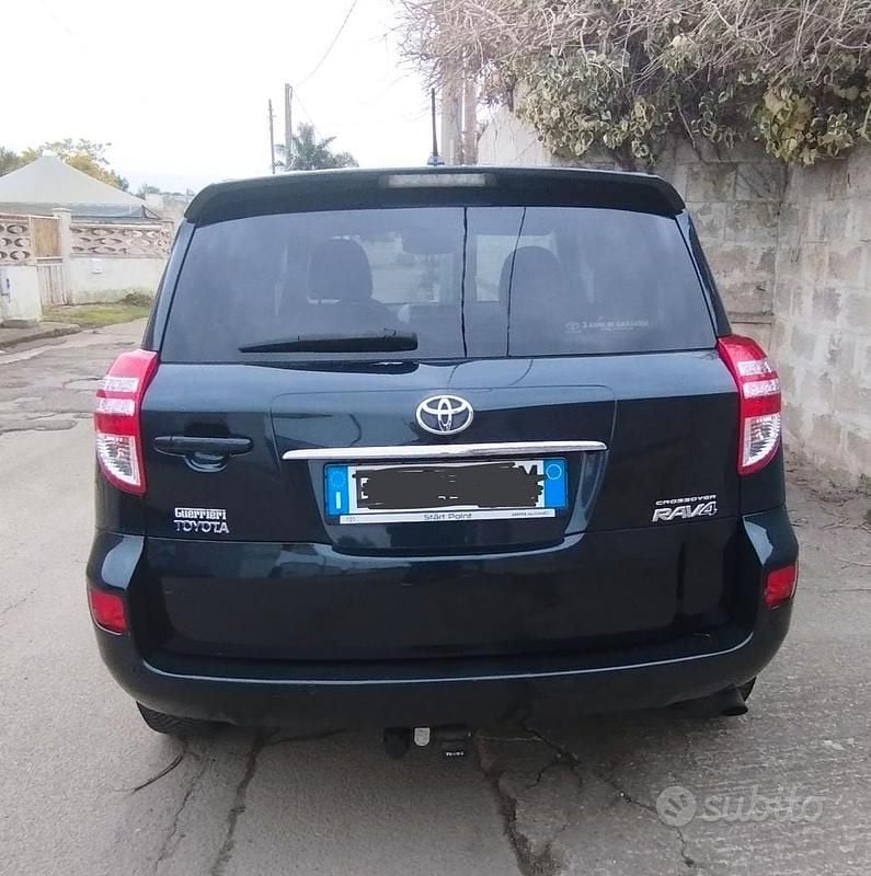 Usata Toyota RAV4 150 CV (110 kW) 2011 Nero SUV