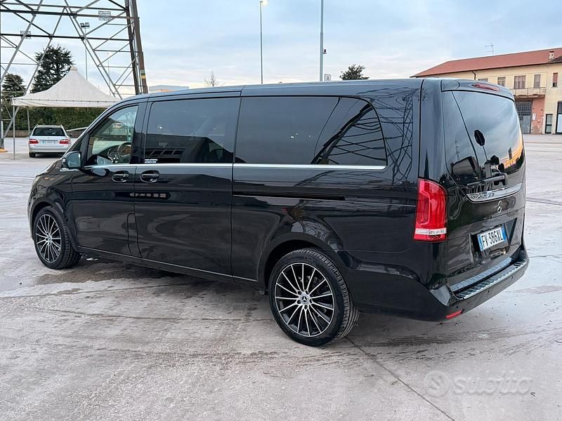 Usata Mercedes V220 Avantgarde Edition 163 CV (119 kW) 2019 Nero Monovolume